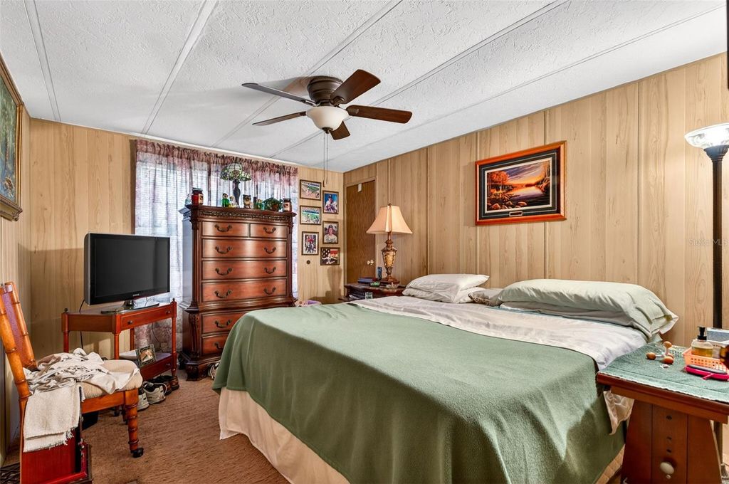 Image 11 of property listing at 10510 BAY HILLS CIRCLE, Thonotosassa, FL 33592