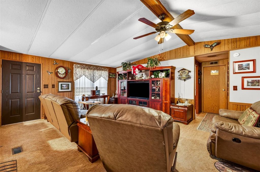 Image 5 of property listing at 10510 BAY HILLS CIRCLE, Thonotosassa, FL 33592