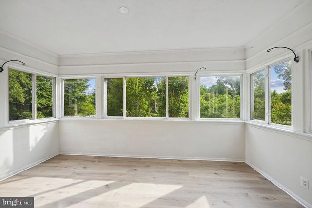 5028 MASSACHUSETTS AVE NW, Washington, DC 20016