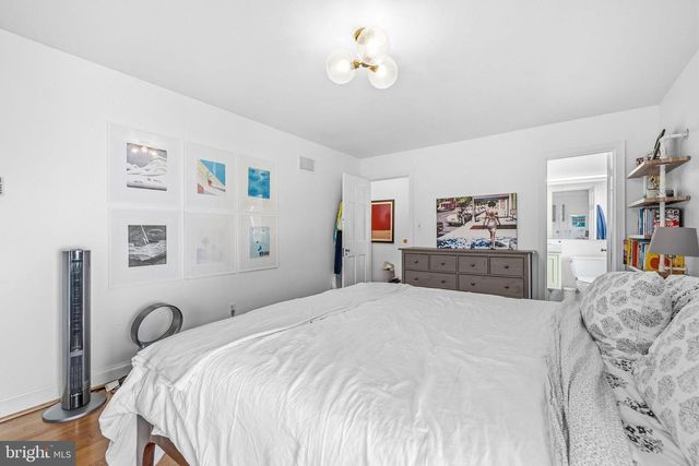 5028 MASSACHUSETTS AVE NW, Washington, DC 20016