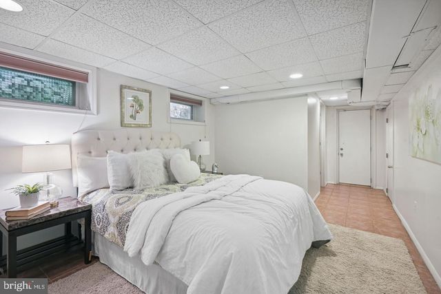 5028 MASSACHUSETTS AVE NW, Washington, DC 20016