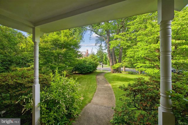 5028 MASSACHUSETTS AVE NW, Washington, DC 20016