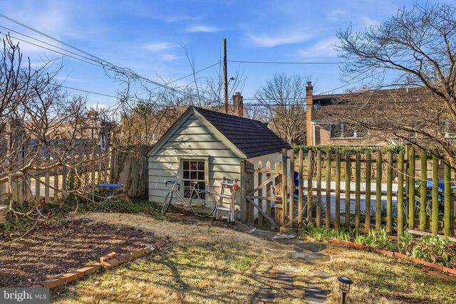 5028 MASSACHUSETTS AVE NW, Washington, DC 20016