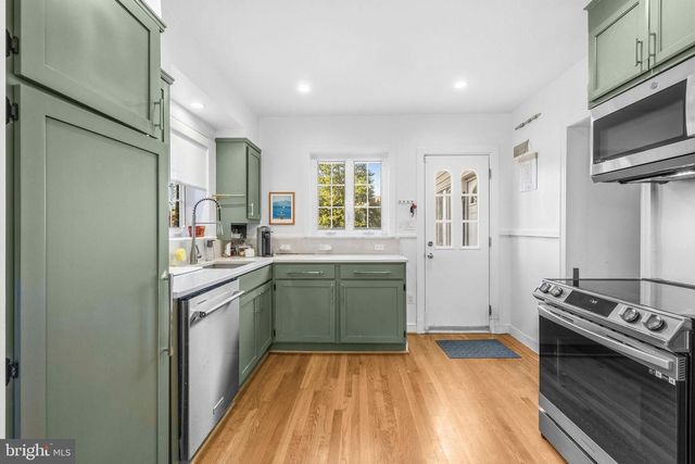 5028 MASSACHUSETTS AVE NW, Washington, DC 20016