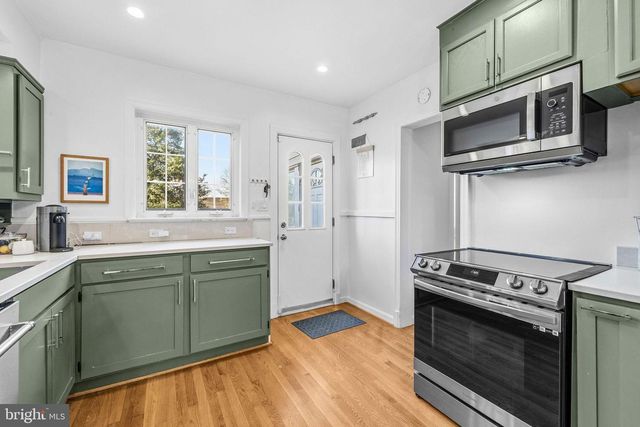 5028 MASSACHUSETTS AVE NW, Washington, DC 20016