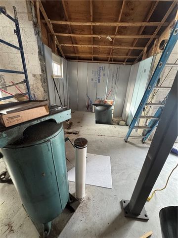 584 warren Avenue, East Providence, RI 02914