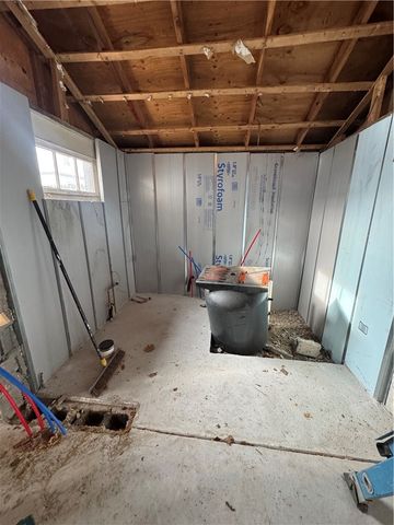 584 warren Avenue, East Providence, RI 02914