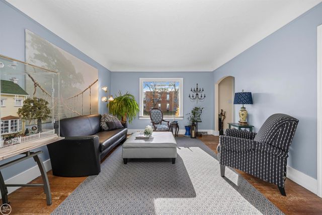 22915 E 13 MILE Road, St Clair Shores, MI 48082