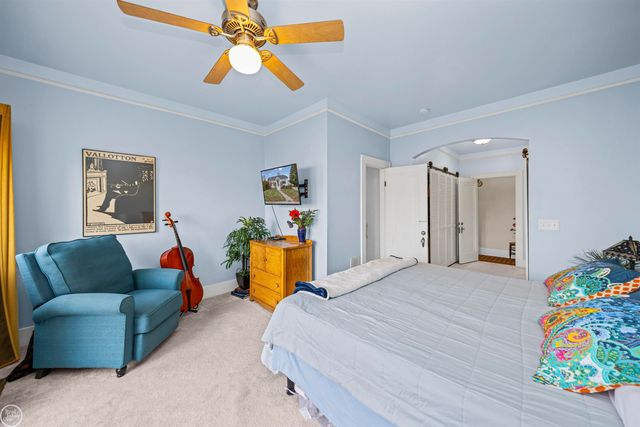 22915 E 13 MILE Road, St Clair Shores, MI 48082