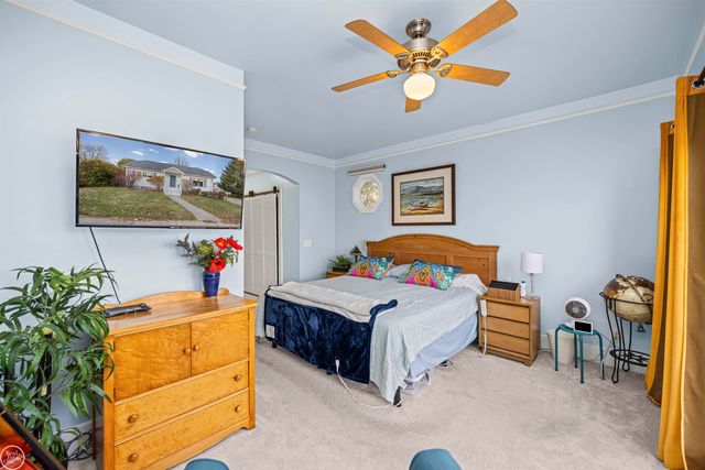 22915 E 13 MILE Road, St Clair Shores, MI 48082