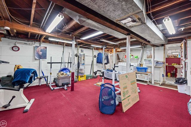 22915 E 13 MILE Road, St Clair Shores, MI 48082