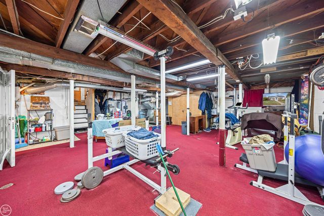 22915 E 13 MILE Road, St Clair Shores, MI 48082