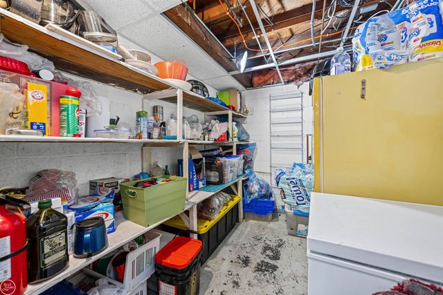 22915 E 13 MILE Road, St Clair Shores, MI 48082