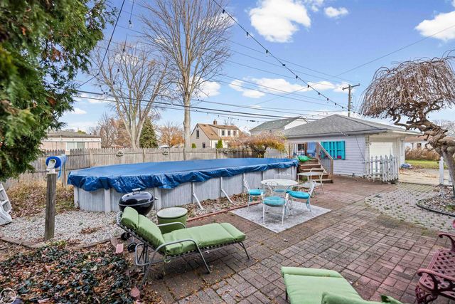 22915 E 13 MILE Road, St Clair Shores, MI 48082