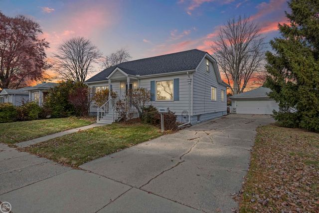 22915 E 13 MILE Road, St Clair Shores, MI 48082