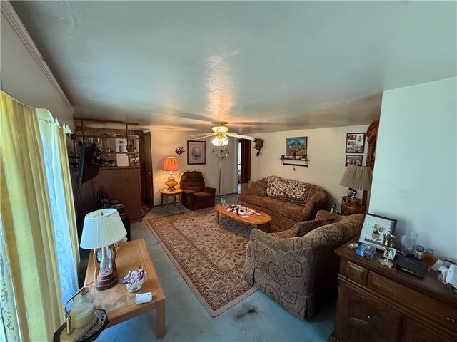 527 Center New Texas Rd, Plum Boro, PA 15239