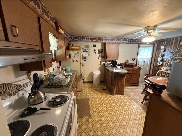527 Center New Texas Rd, Plum Boro, PA 15239