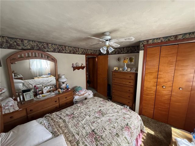 527 Center New Texas Rd, Plum Boro, PA 15239
