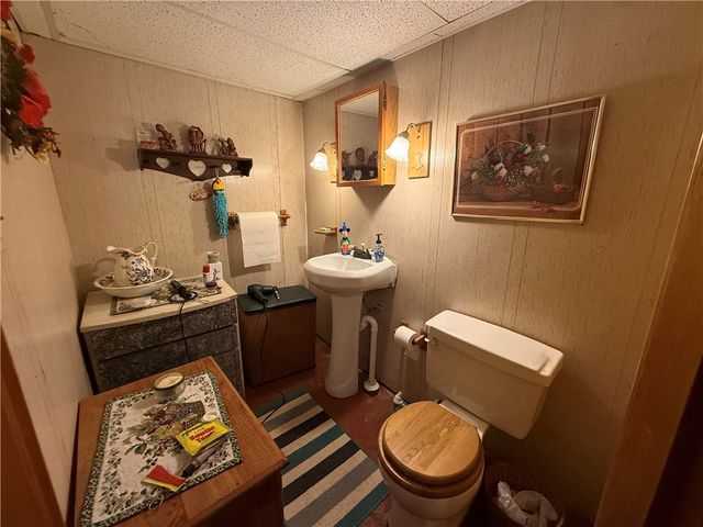 527 Center New Texas Rd, Plum Boro, PA 15239