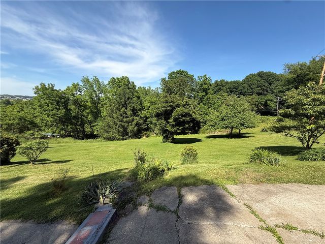 527 Center New Texas Rd, Plum Boro, PA 15239