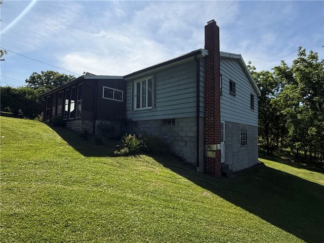 527 Center New Texas Rd, Plum Boro, PA 15239