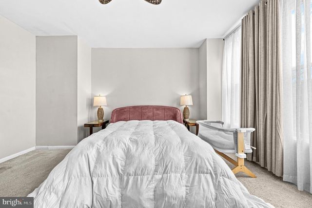 1327 EMERALD ST NE, Washington, DC 20002