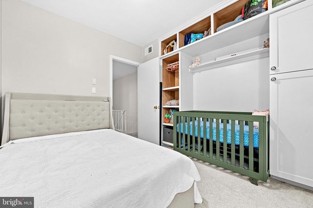 1327 EMERALD ST NE, Washington, DC 20002