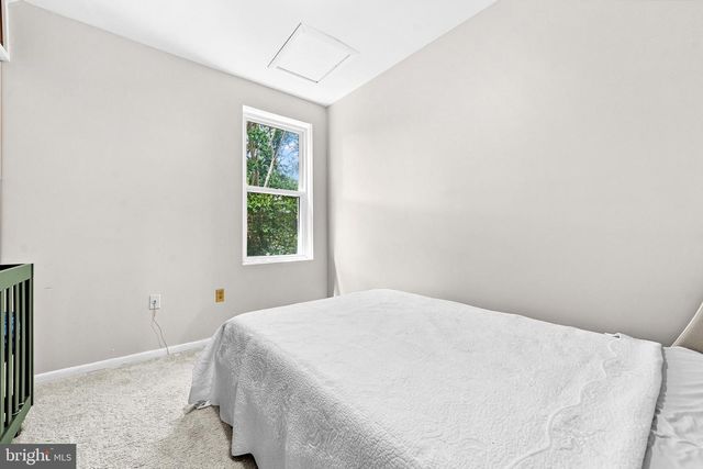 1327 EMERALD ST NE, Washington, DC 20002