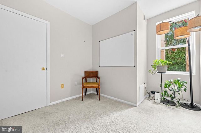 1327 EMERALD ST NE, Washington, DC 20002