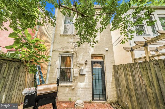 1327 EMERALD ST NE, Washington, DC 20002