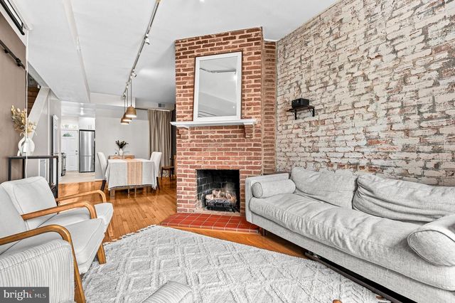 1327 EMERALD ST NE, Washington, DC 20002