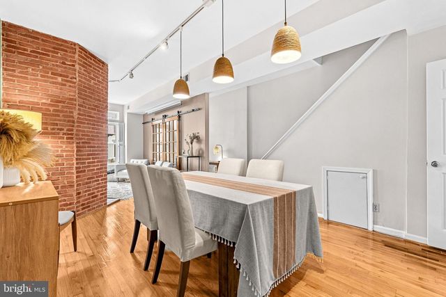 1327 EMERALD ST NE, Washington, DC 20002