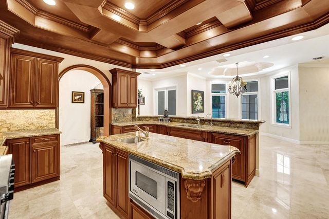 1212 E Lake Drive, Fort Lauderdale, FL 33316
