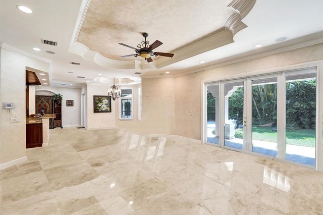 1212 E Lake Drive, Fort Lauderdale, FL 33316