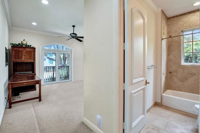 1212 E Lake Drive, Fort Lauderdale, FL 33316