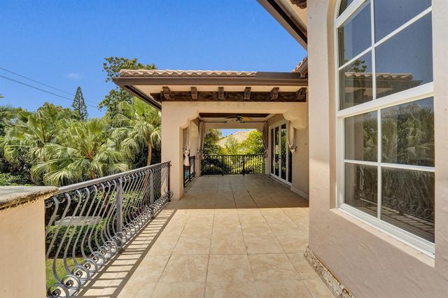 1212 E Lake Drive, Fort Lauderdale, FL 33316