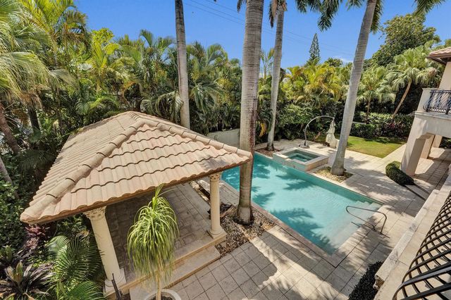 1212 E Lake Drive, Fort Lauderdale, FL 33316