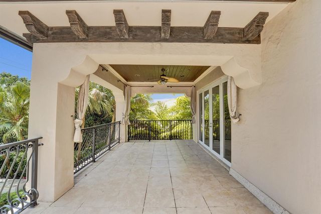 1212 E Lake Drive, Fort Lauderdale, FL 33316