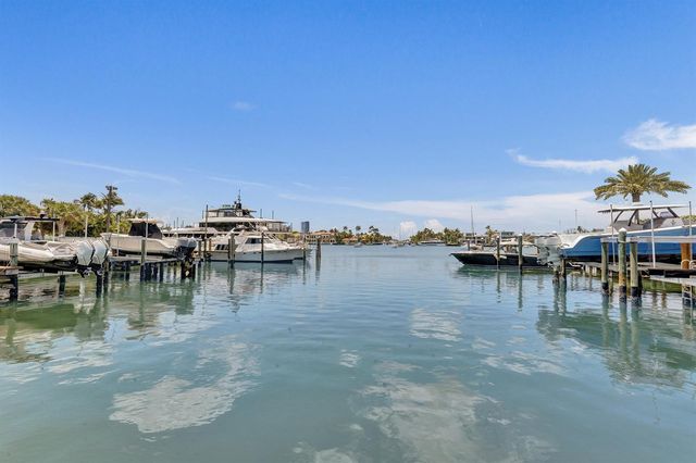 1212 E Lake Drive, Fort Lauderdale, FL 33316