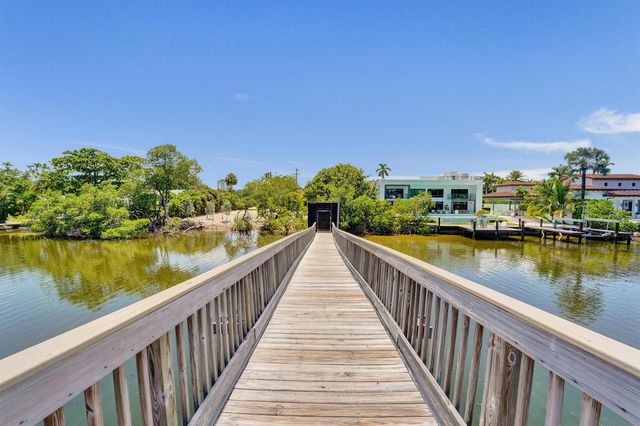 1212 E Lake Drive, Fort Lauderdale, FL 33316