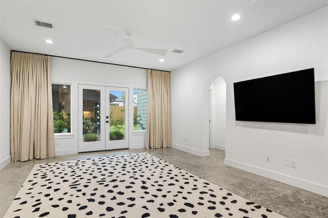 410 E 33rd Street, Houston, TX 77018