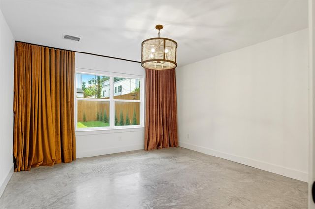 410 E 33rd Street, Houston, TX 77018