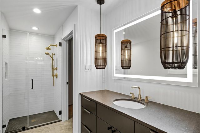 410 E 33rd Street, Houston, TX 77018