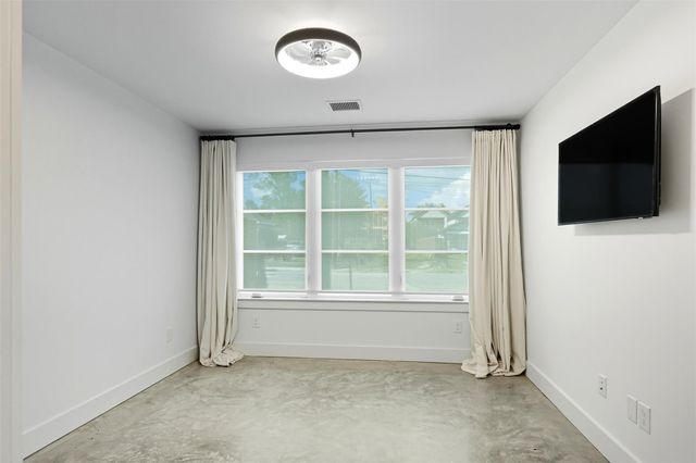 410 E 33rd Street, Houston, TX 77018