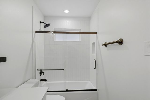 410 E 33rd Street, Houston, TX 77018