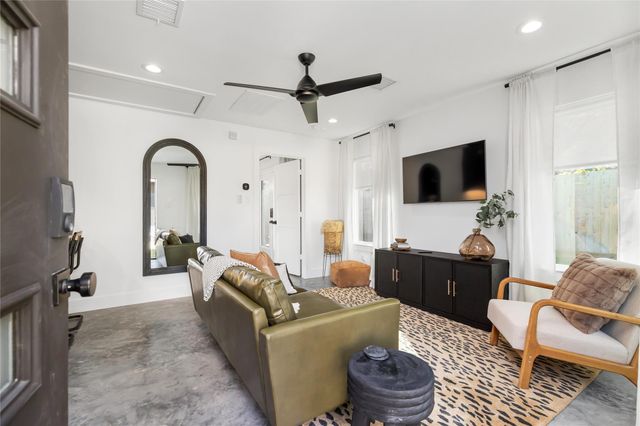 410 E 33rd Street, Houston, TX 77018