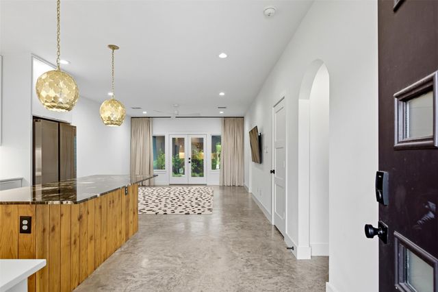 410 E 33rd Street, Houston, TX 77018