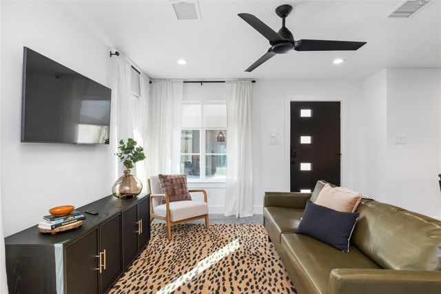 410 E 33rd Street, Houston, TX 77018