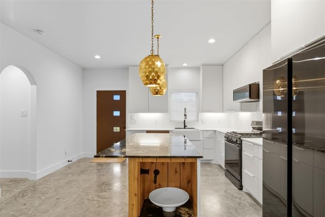 410 E 33rd Street, Houston, TX 77018