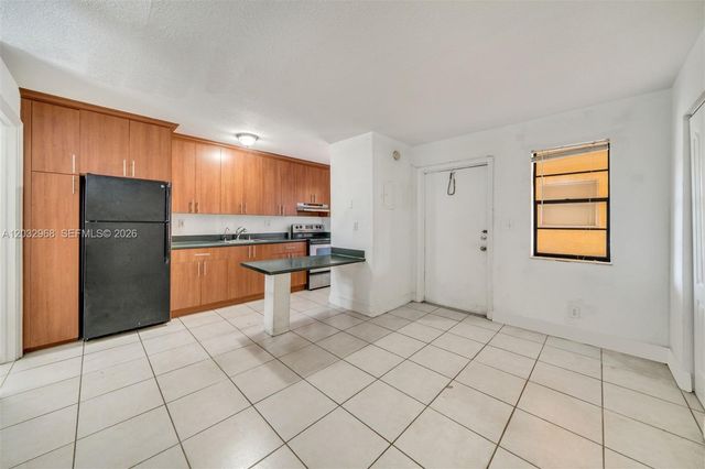 4081 N Dixie Hwy 27, Oakland Park, FL 33334